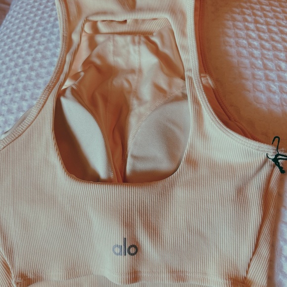 Crop top & Skirt - Picture 6 of 7